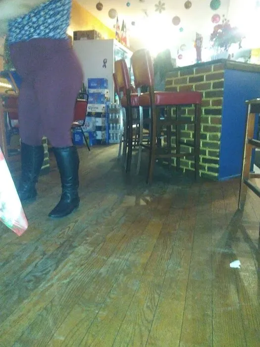 Riverfront Deli Picture 7