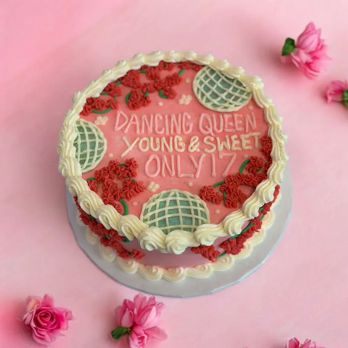 The Official Cake Lady Picture 3