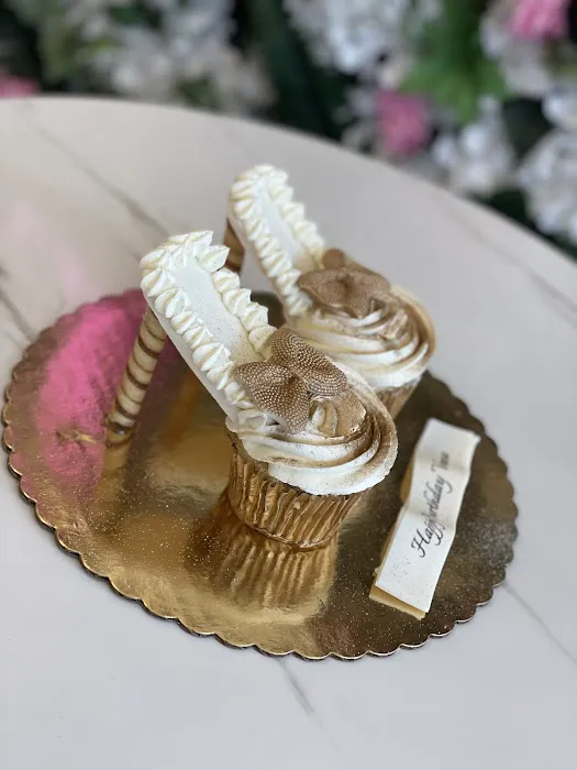 The Official Cake Lady Picture 10