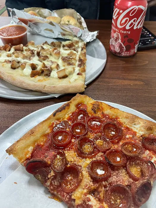 Danny’s Pizza & Deli Picture 4