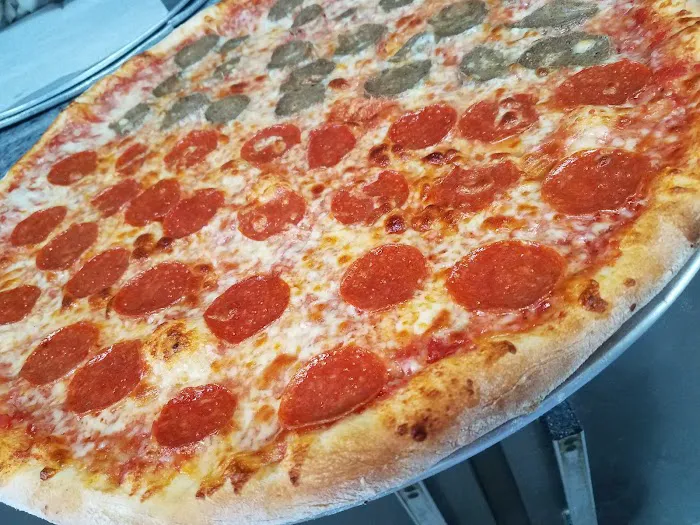 Hilltop Deli & Pizza Picture 5