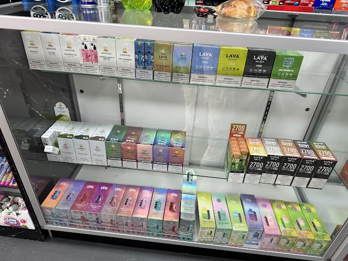 Max Convenience Picture 6
