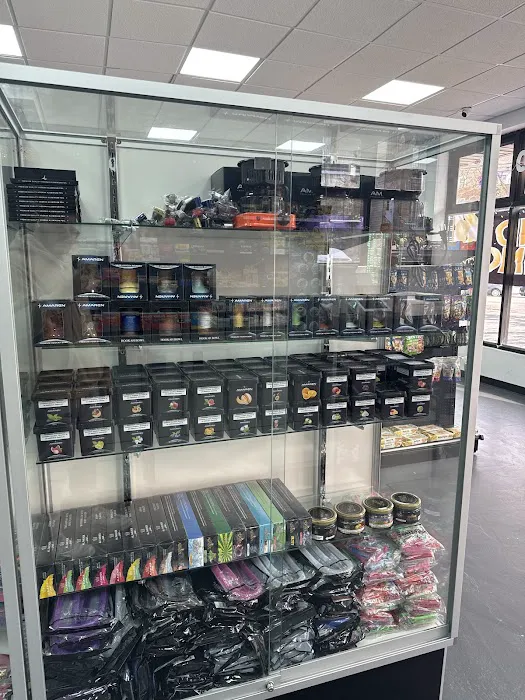 Max Convenience Picture 2