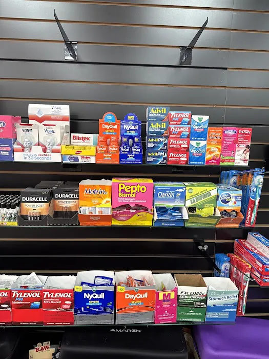 Max Convenience Picture 5
