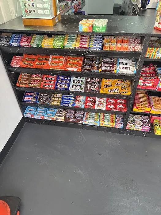 Max Convenience Picture 10