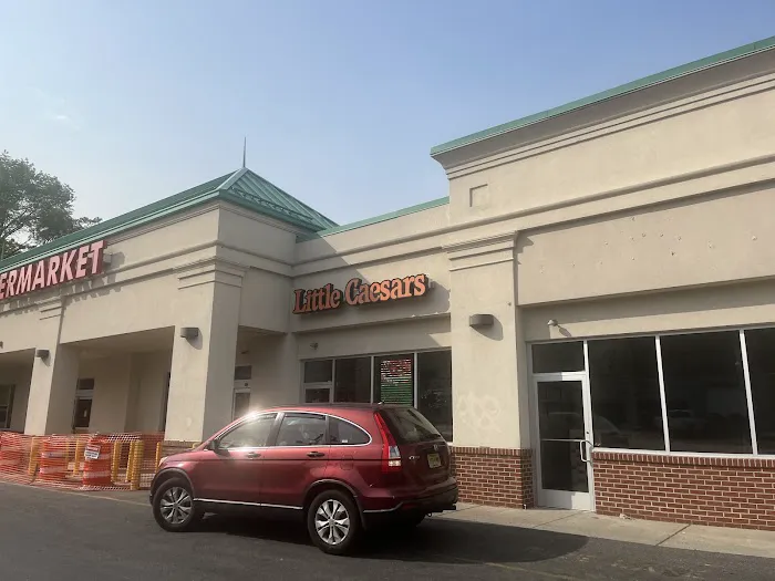 Little Caesars Pizza Picture 1