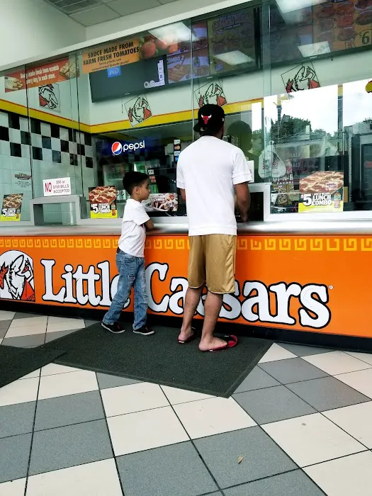 Little Caesars Pizza Picture 5
