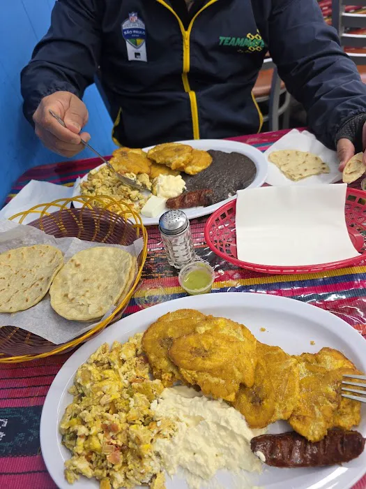 Restaurant Dominican Express Picture 6
