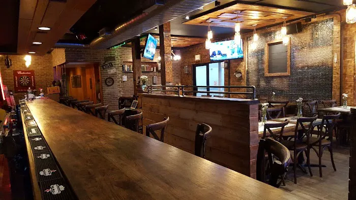 The Front Porch Pub Picture 9