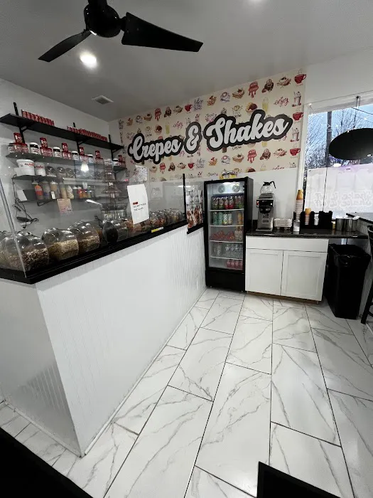 Crepes & Shakes Picture 9