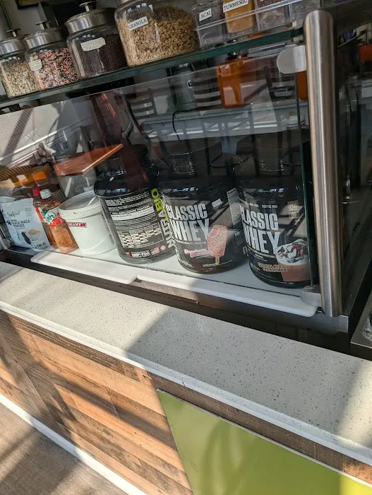Raffi's Juice Bar Picture 3