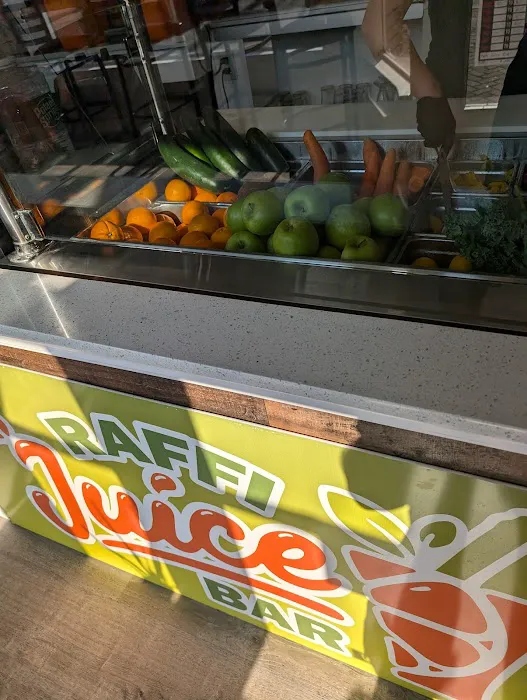 Raffi's Juice Bar Picture 9