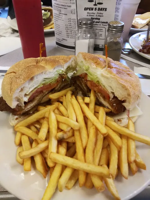 Jury Box Luncheonette Picture 2