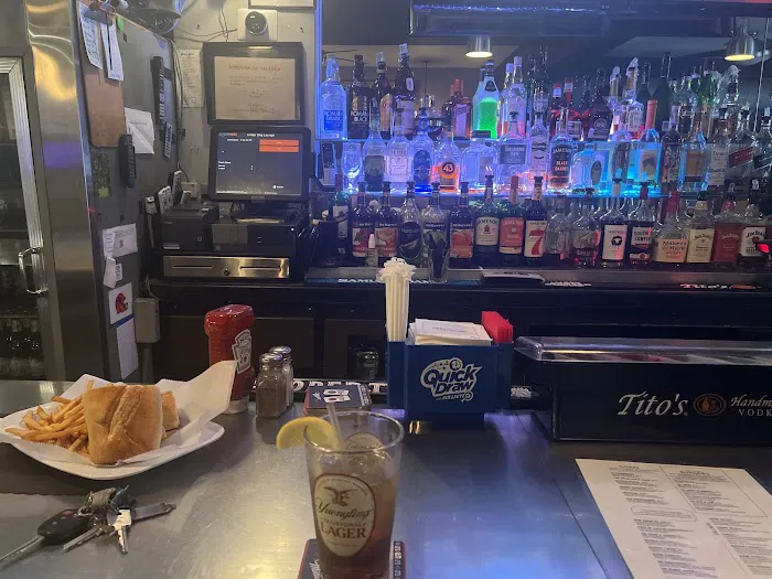 Underdog Bar & Grill Picture 1