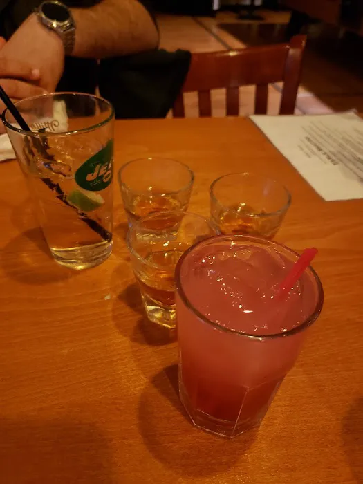 Underdog Bar & Grill Picture 6
