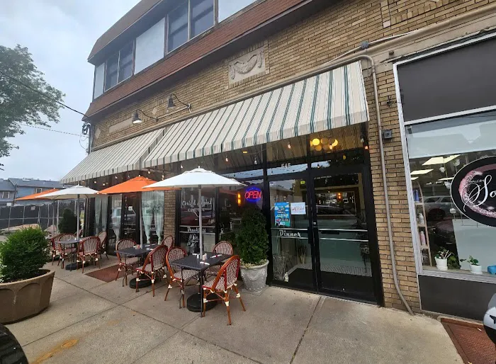 Chris & Angie’s Dinette Picture 4