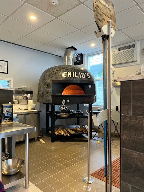 Emilio’s Wood Fire Pizza Picture 5