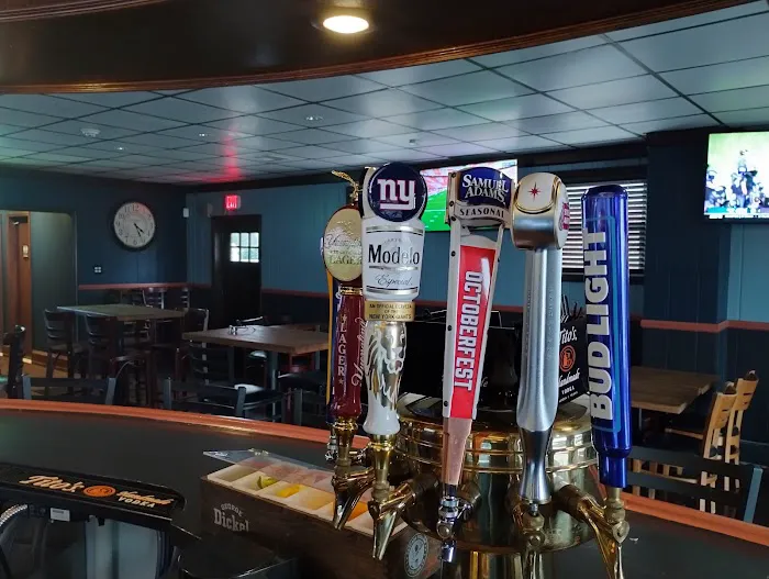 J's Bar & Grill Picture 7
