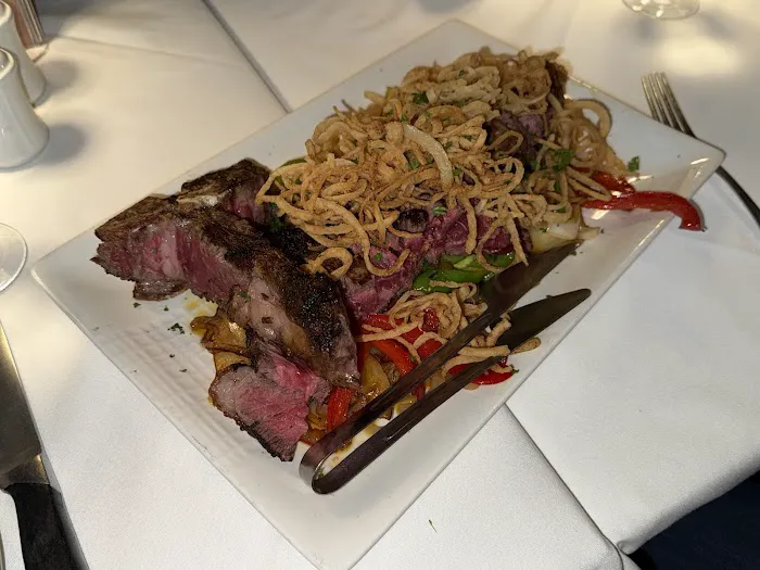 Jamie's Cigar Bar & Restaurant Picture 5