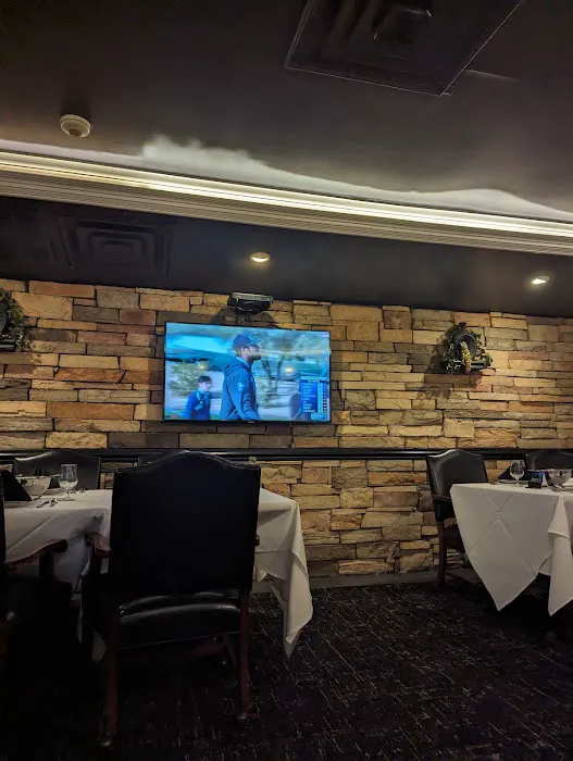 Jamie's Cigar Bar & Restaurant Picture 4