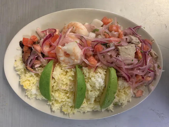 Kenny's Comidas Ecuatoriana Picture 3