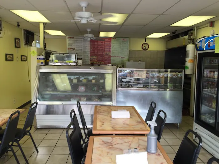 Hometown Deli & Grill Picture 8