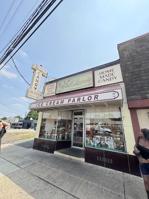 Holsten's Ice Cream, Chocolate & Restaurant Picture 4