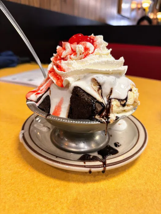 Holsten's Ice Cream, Chocolate & Restaurant Picture 10