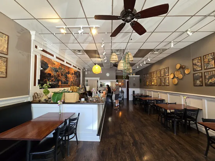 Lamoon’s Thai Restaurant Picture 2