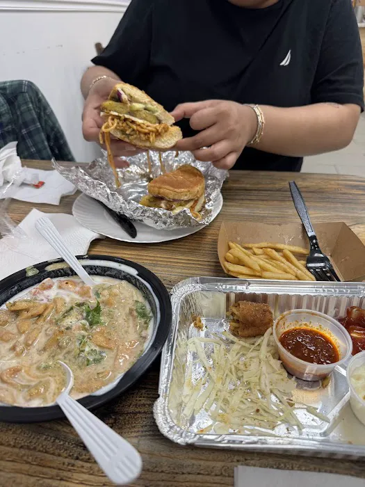 Desi Bites Cafe (Hicksville) Picture 2