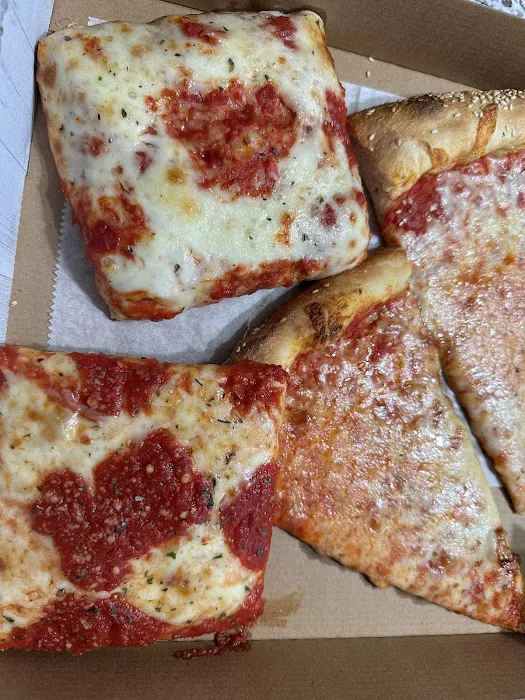 DiMaggio's Pizzeria Picture 4