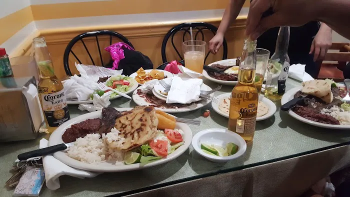 Chely’s Restaurant Picture 3