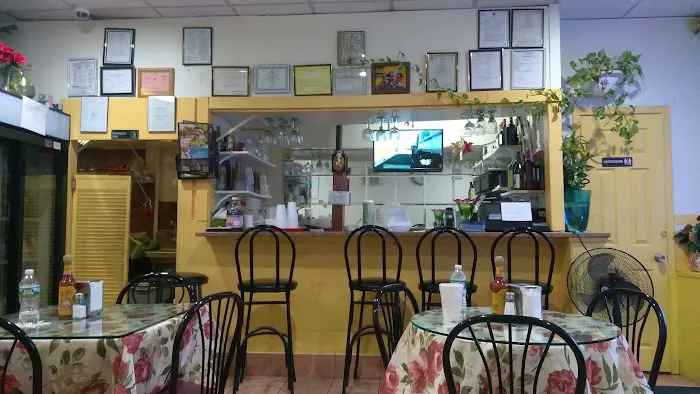 Chely’s Restaurant Picture 6