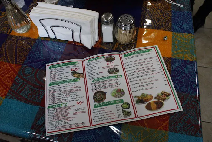 Azteca Deli & Restaurant Picture 3
