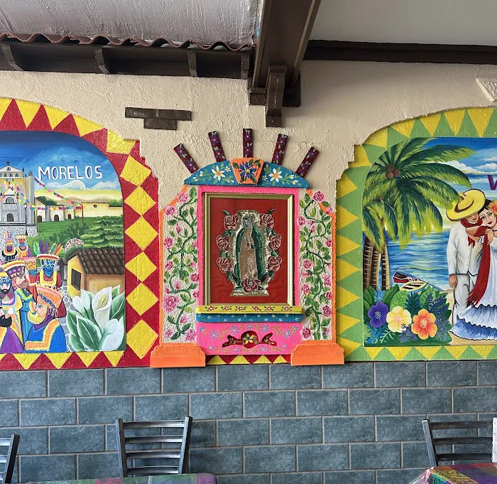 Azteca Deli & Restaurant Picture 4