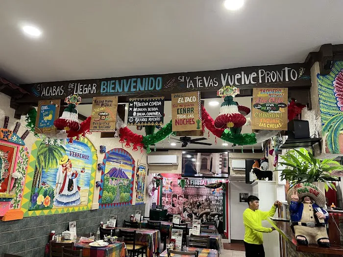 Azteca Deli & Restaurant Picture 8