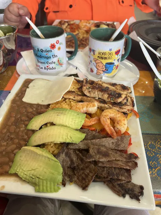 Azteca Deli & Restaurant Picture 7