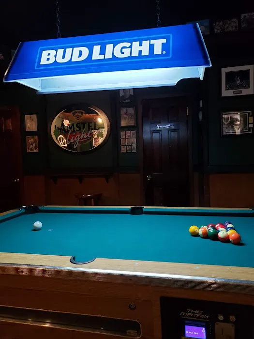 Whiskey Reds Irish Pub Picture 3