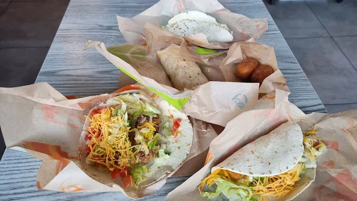 Taco Bell Cantina Picture 4