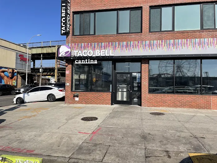 Taco Bell Cantina Picture 10