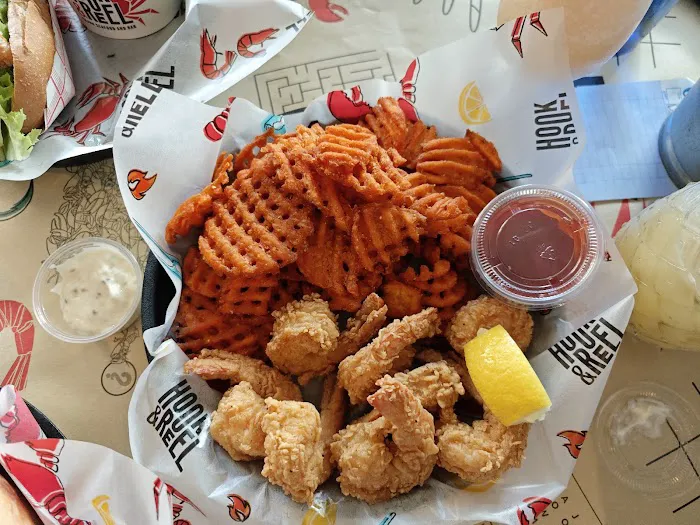 Hook & Reel Cajun Seafood & Bar Picture 5