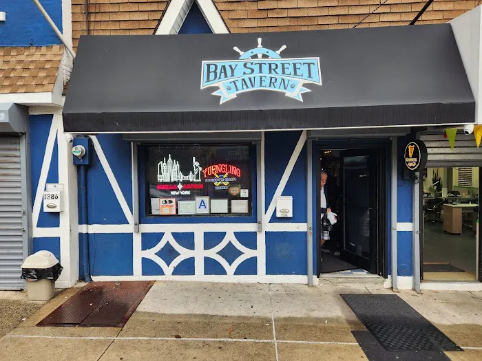 Bay Street Tavern Picture 3