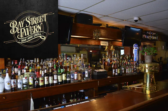 Bay Street Tavern Picture 7