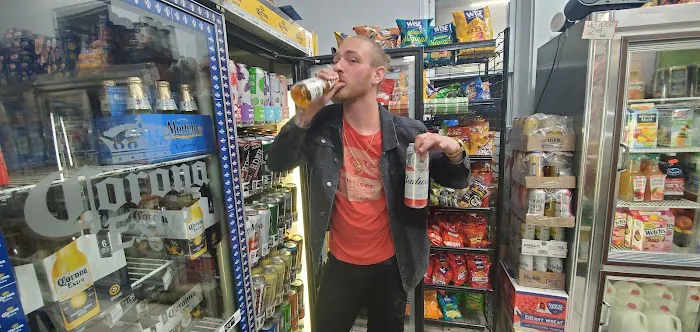 D&k deli and grocery Picture 1