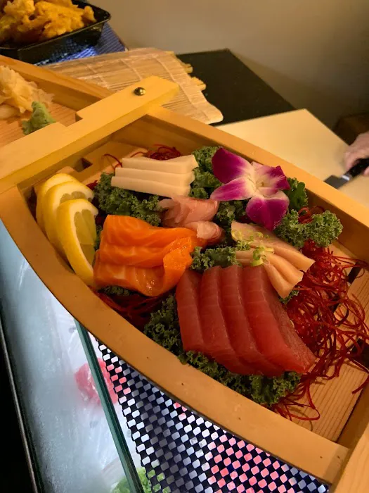 salmon sushi restaurant Picture 1