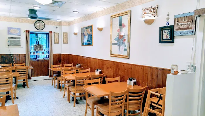 Alhumza - Pakistani/Indian - Halal Meat, Restaurant and Grocceries Picture 3