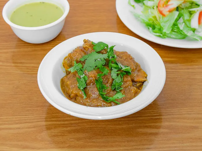 Alhumza - Pakistani/Indian - Halal Meat, Restaurant and Grocceries Picture 1