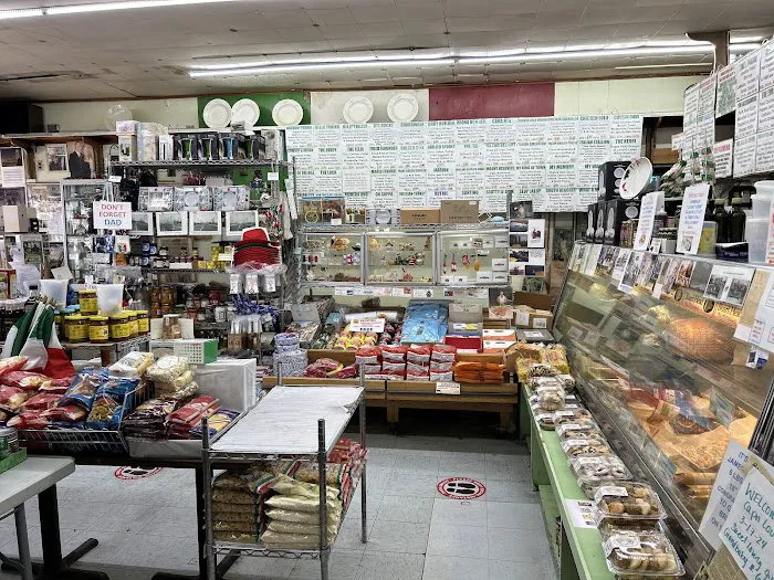 Ariemma's Italian Deli Picture 10