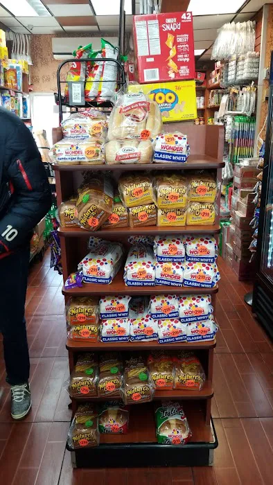 Richmond’s Convenient Deli Picture 3