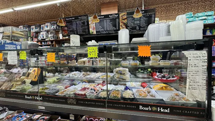 Richmond’s Convenient Deli Picture 5